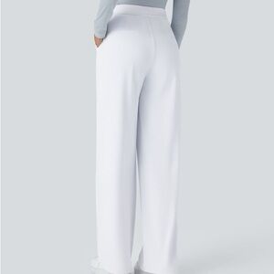 Halara High Waisted Pocket Straight Leg Work Pants / Medium / White
